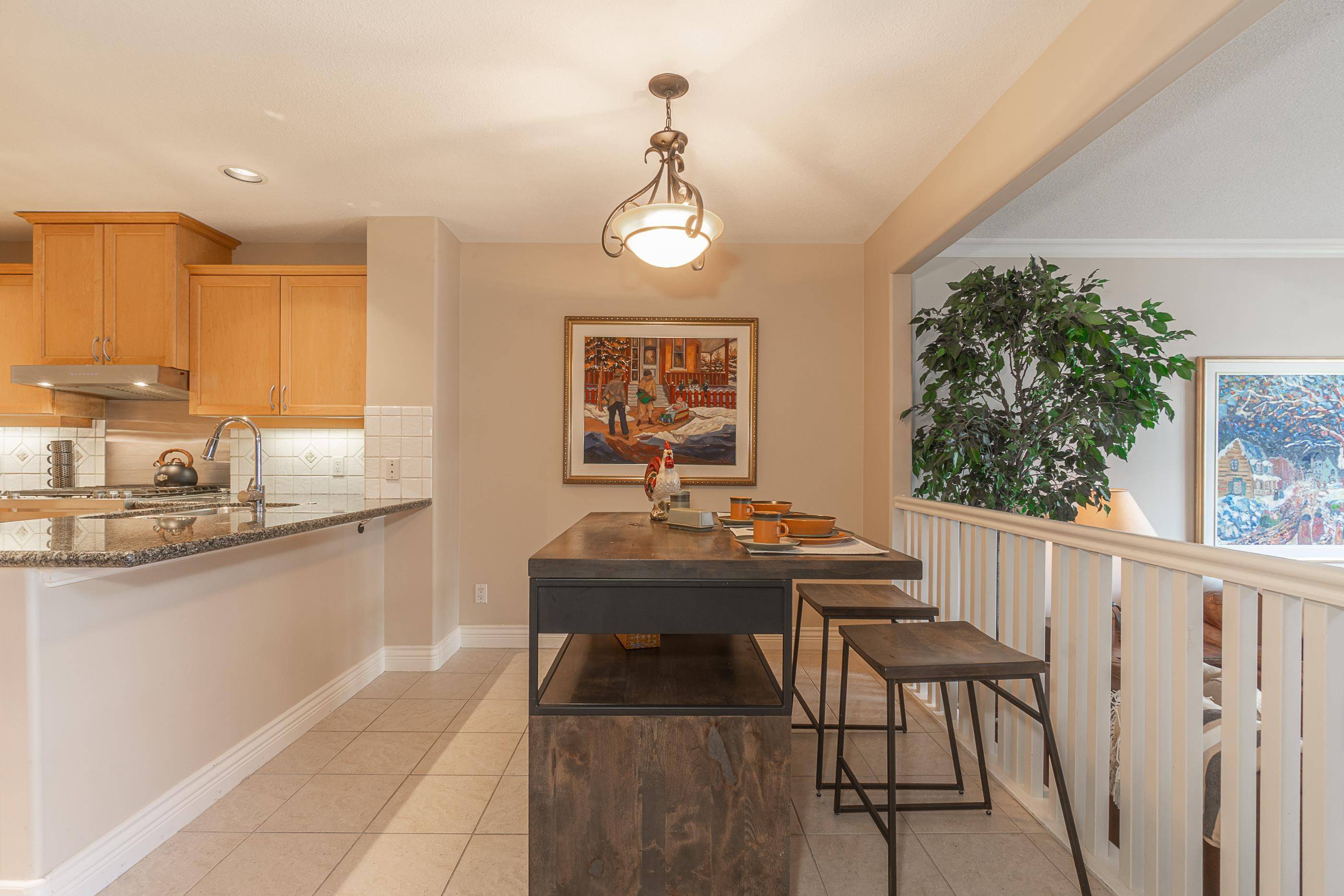 10 Beach DR Furry Creek, BC V0N 3Z1