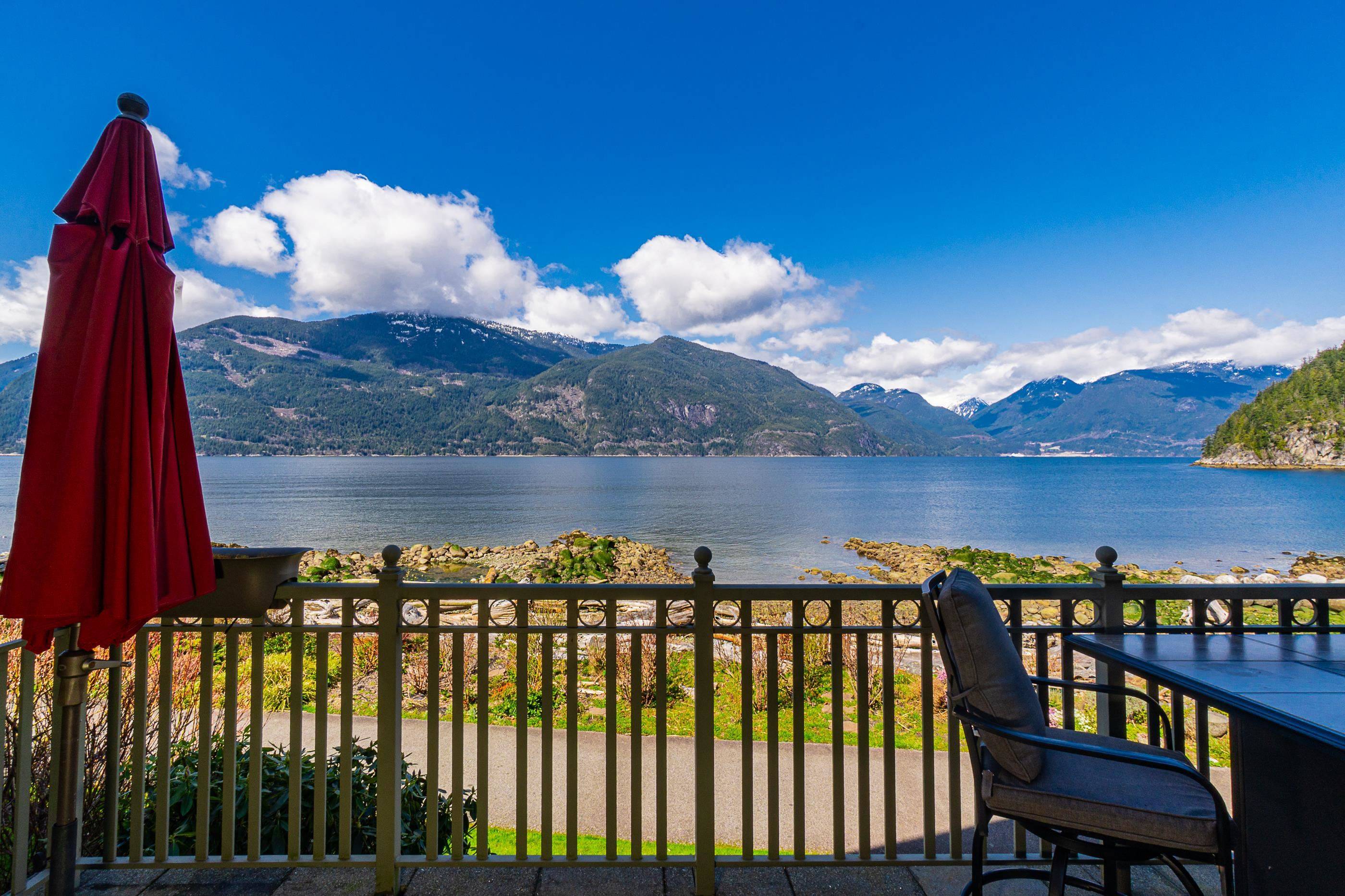 10 Beach DR Furry Creek, BC V0N 3Z1
