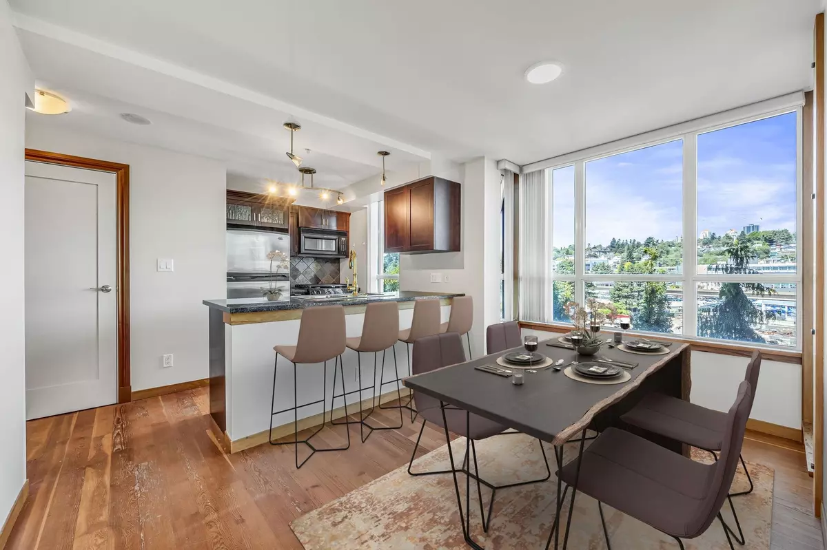 New Westminster, BC V3M 7B1,10 Renaissance SQ #322