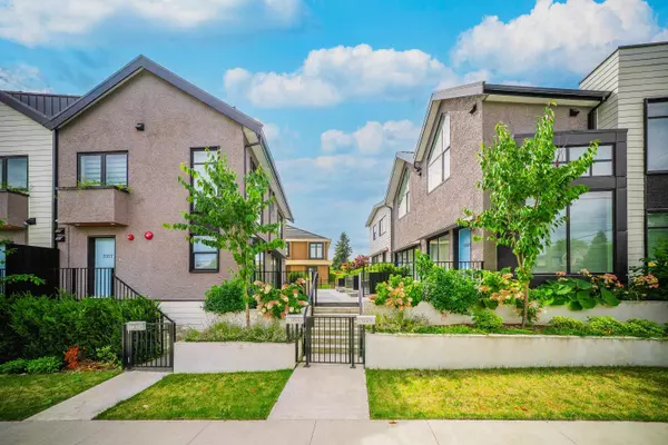 Vancouver, BC V6P 1V7,7351 Oak ST