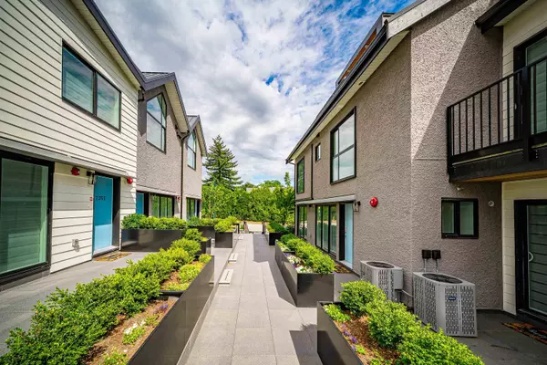Vancouver, BC V6P 1V7,7351 Oak ST