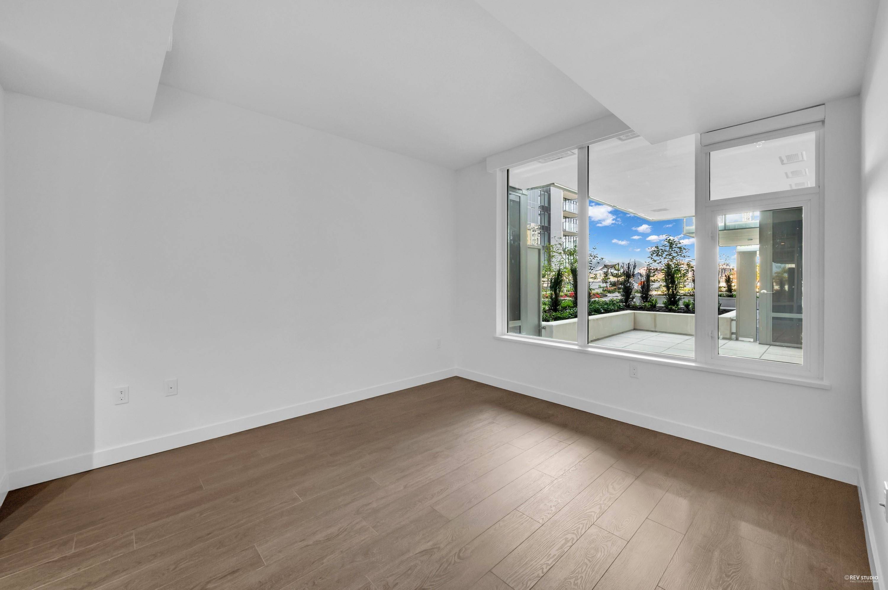 Richmond, BC V6X 0W8,8611 Hazelbridge WAY #416