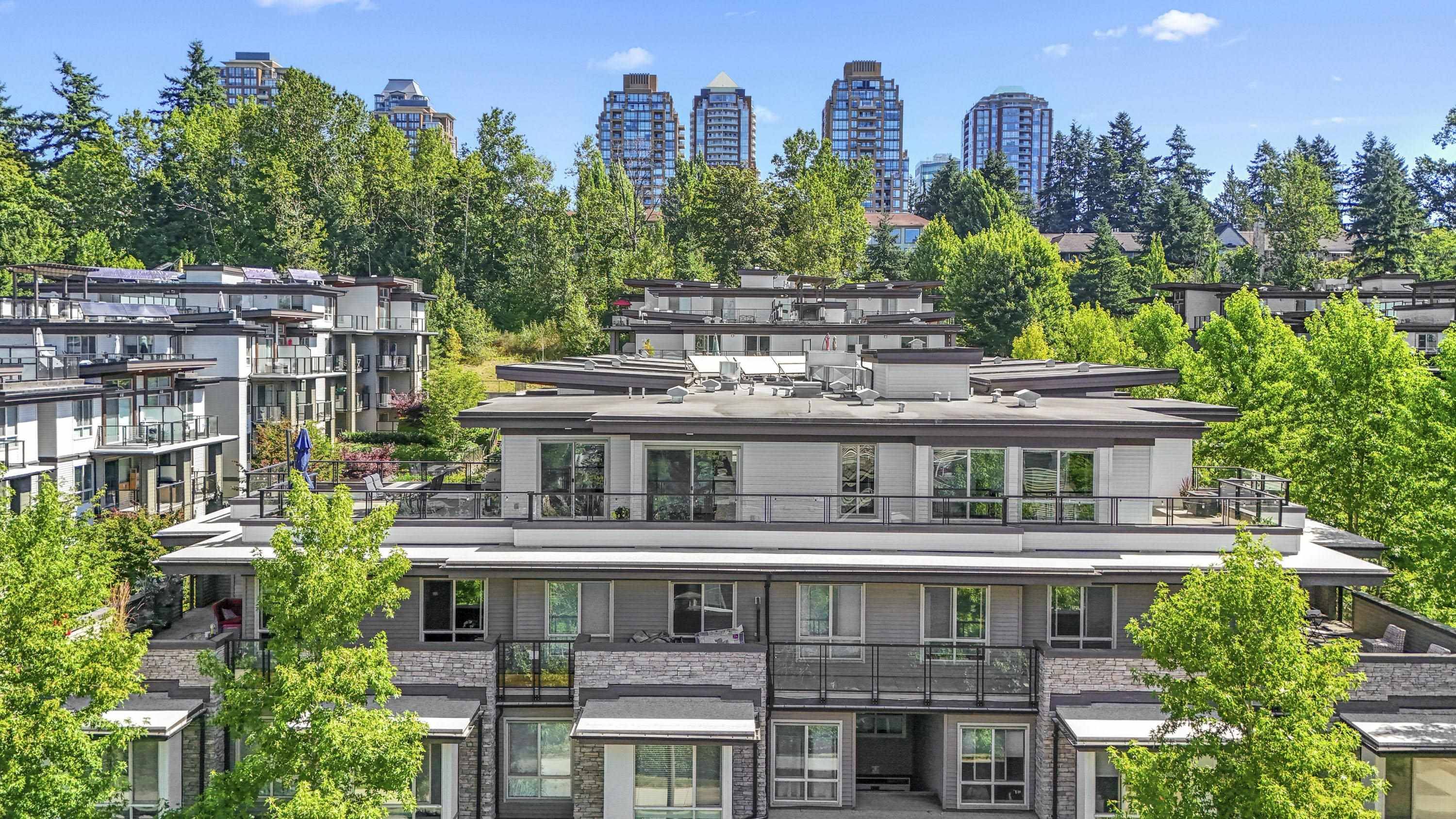 Burnaby, BC V3N 0B4,7428 Byrnepark WALK #401