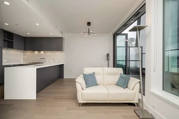 Coquitlam, BC V3K 6C3,450 Westview ST #2401