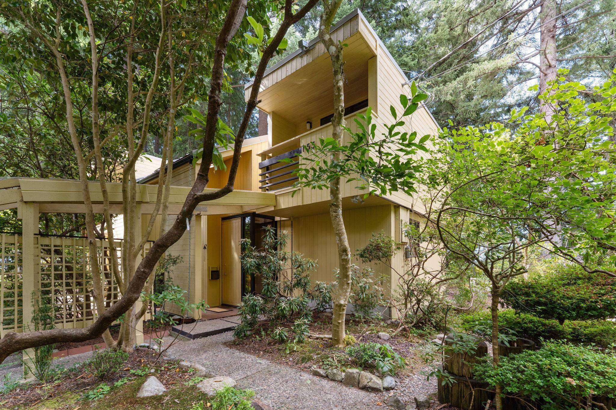 155 Highview PL, Lions Bay, BC V0N 2E0