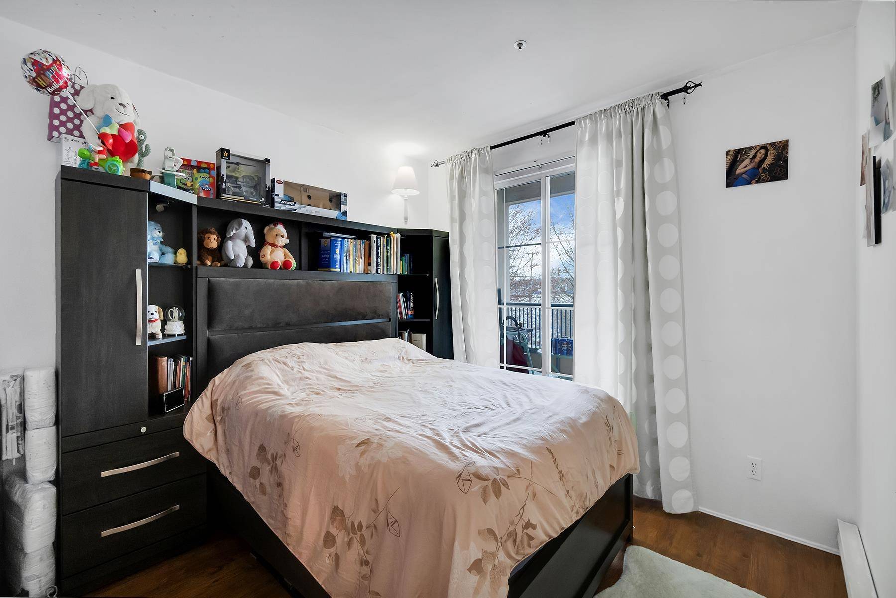 Coquitlam, BC V3K 6X5,295 Schoolhouse ST #206