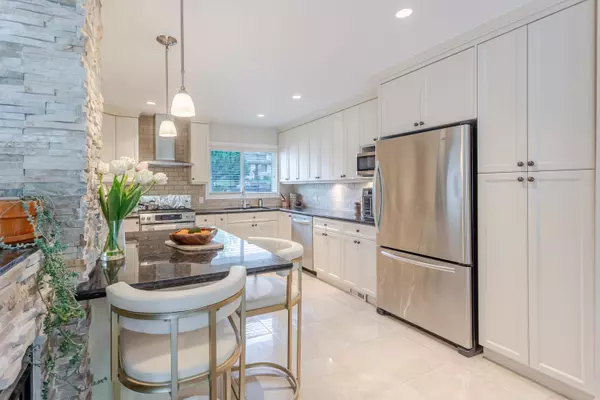 Burnaby, BC V5J 2A7,4628 Rumble ST
