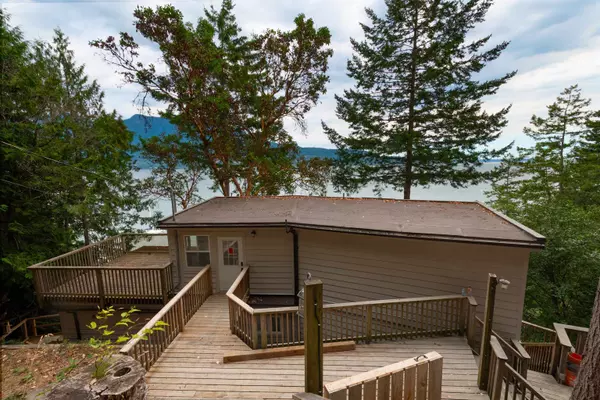 Bowen Island, BC V0N 1G1,1433 Eaglecliff RD