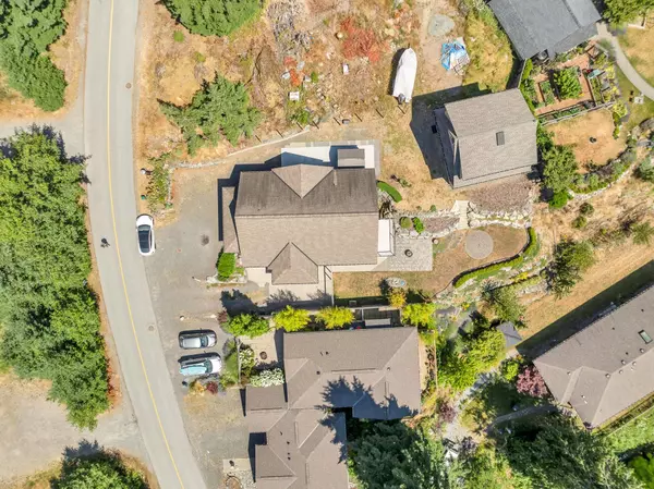 Bowen Island, BC V0N 1G1,931 Rivendell DR
