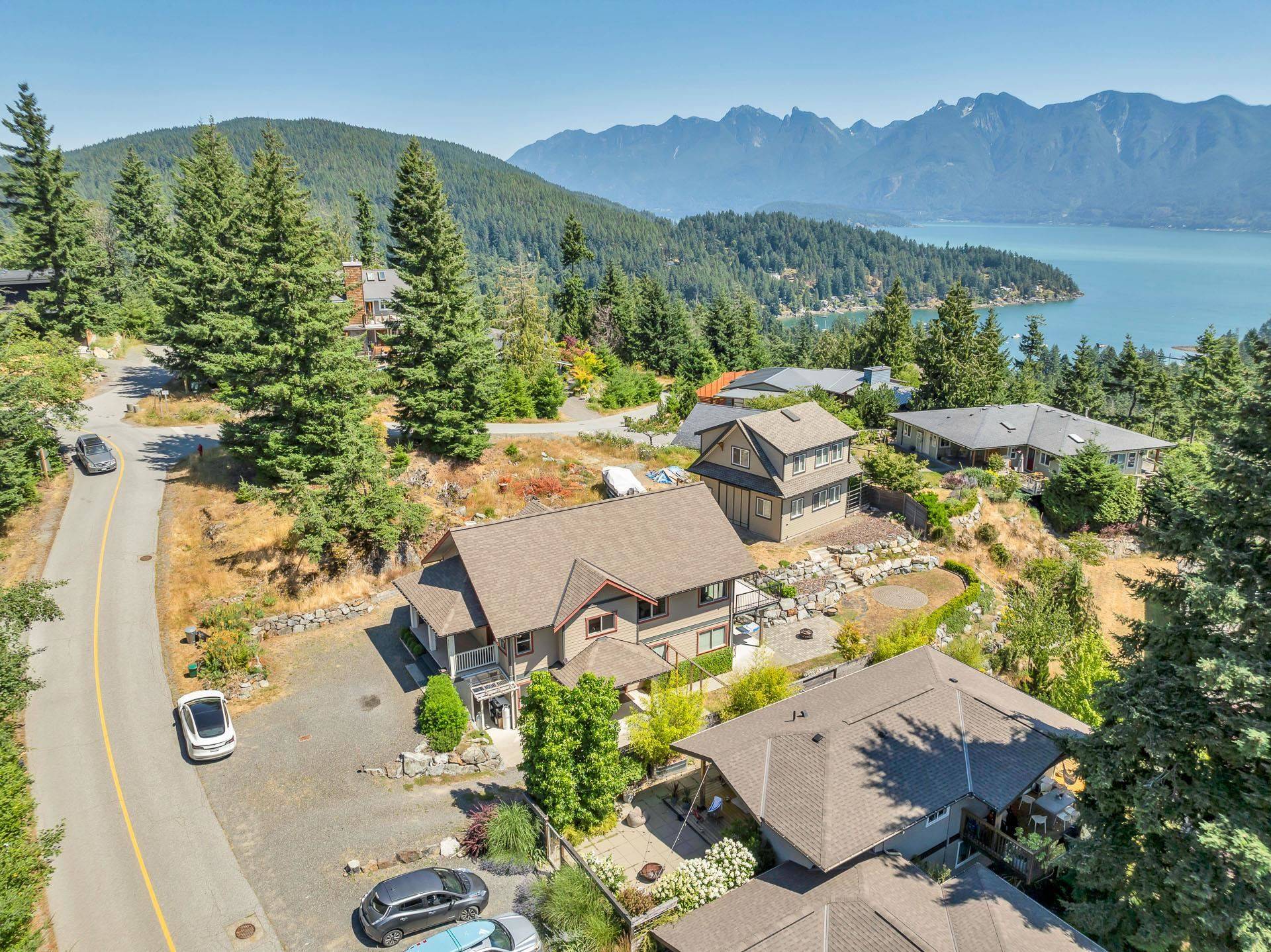 Bowen Island, BC V0N 1G1,931 Rivendell DR