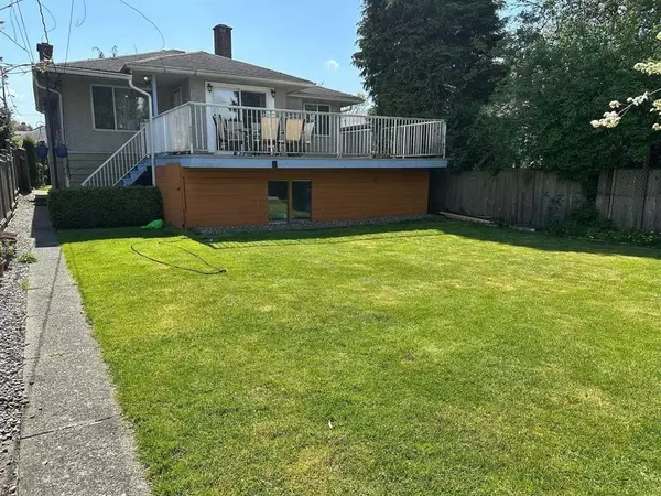 Vancouver, BC V5V 2K7,645 E 27 AVE