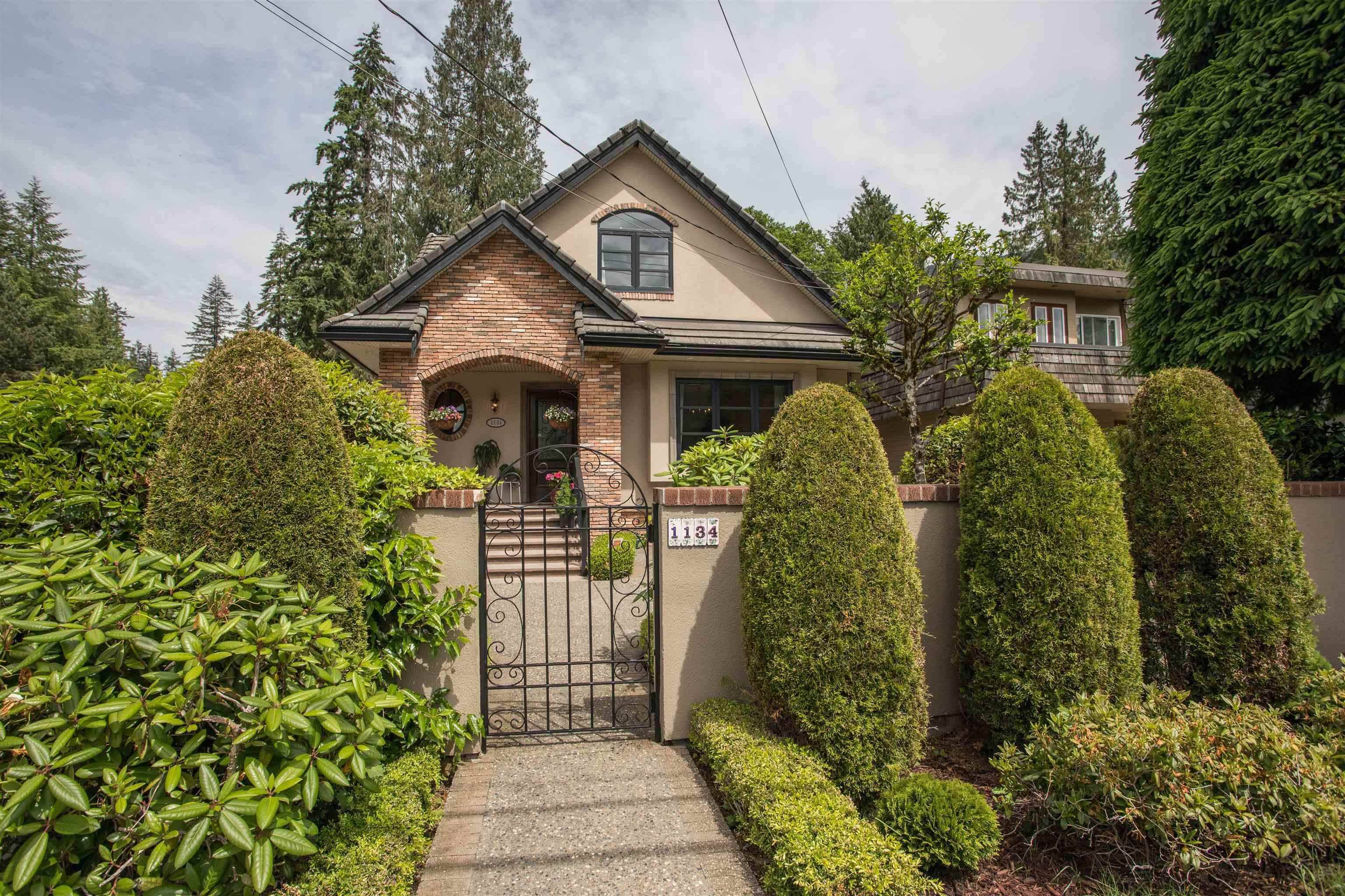 North Vancouver, BC V7R 2H7,1134 Montroyal BLVD
