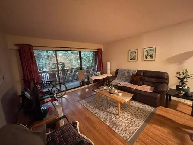 Surrey, BC V3R 1J6,14925 100 AVE #202