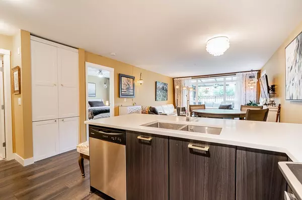 Port Moody, BC V3H 0J3,2525 Clarke ST #221