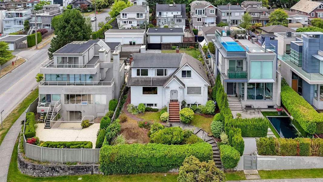 2912 W 27th AVE, Vancouver, BC V6L 1W3