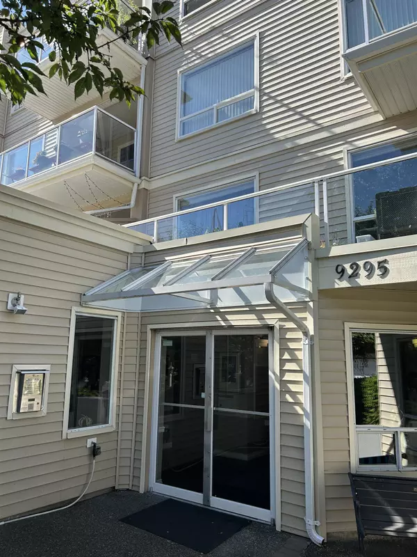 Surrey, BC V3V 4L4,9295 122 ST #305