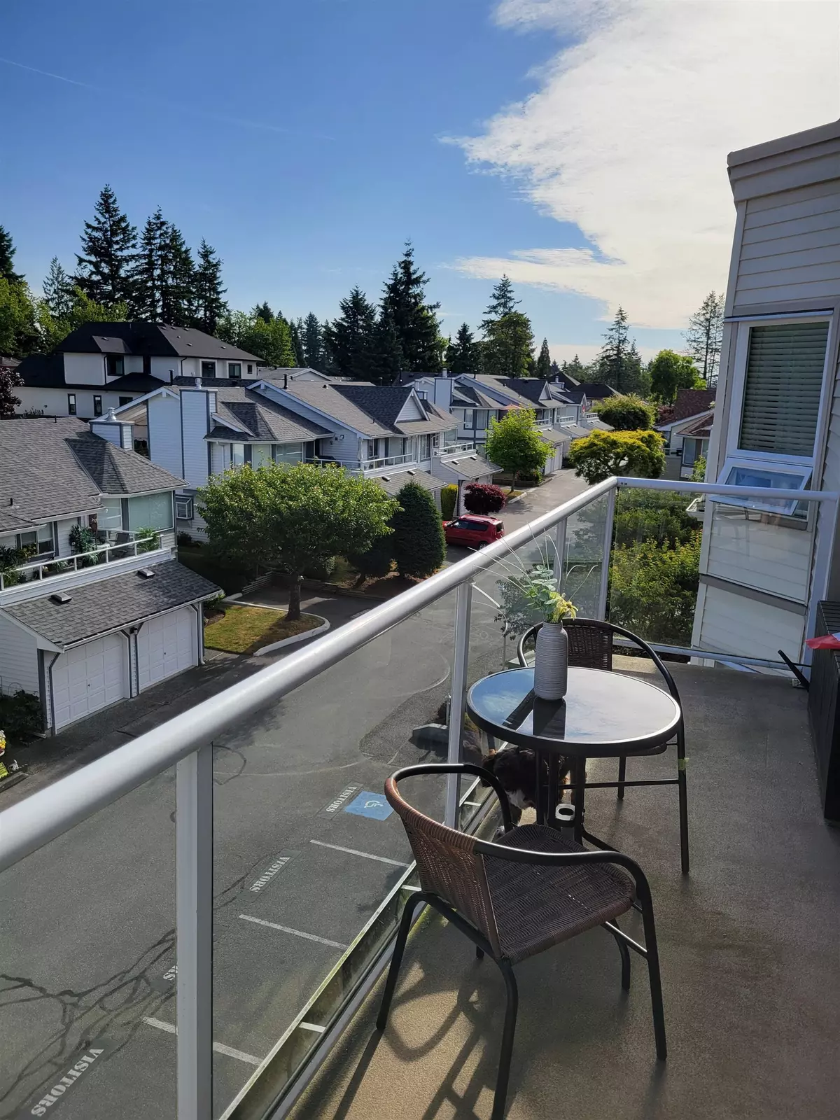 Surrey, BC V3V 4L4,9295 122 ST #305