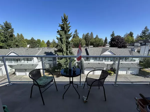 9295 122 ST #305, Surrey, BC V3V 4L4
