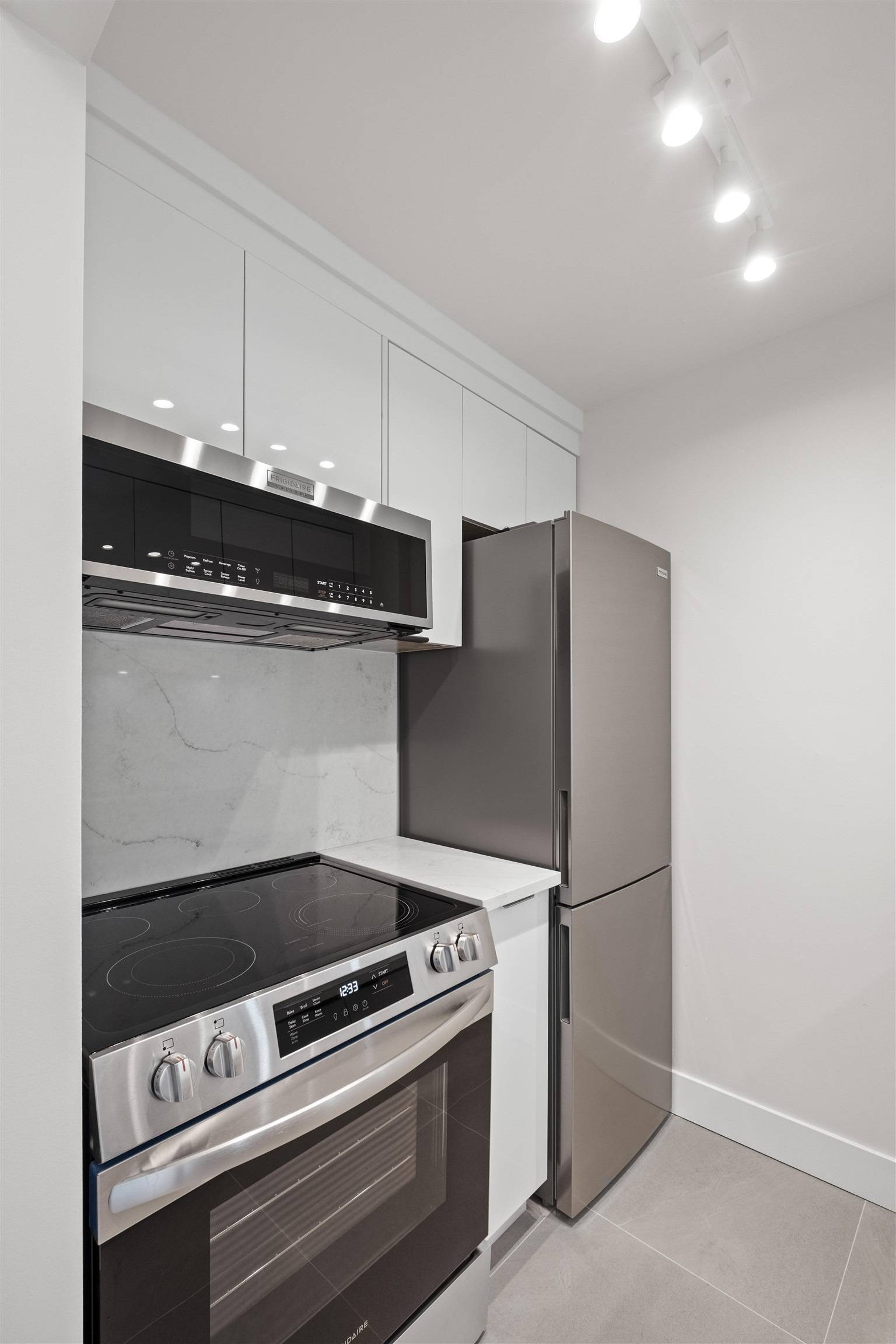 West Vancouver, BC V7V 1C3,2150 Bellevue AVE #403