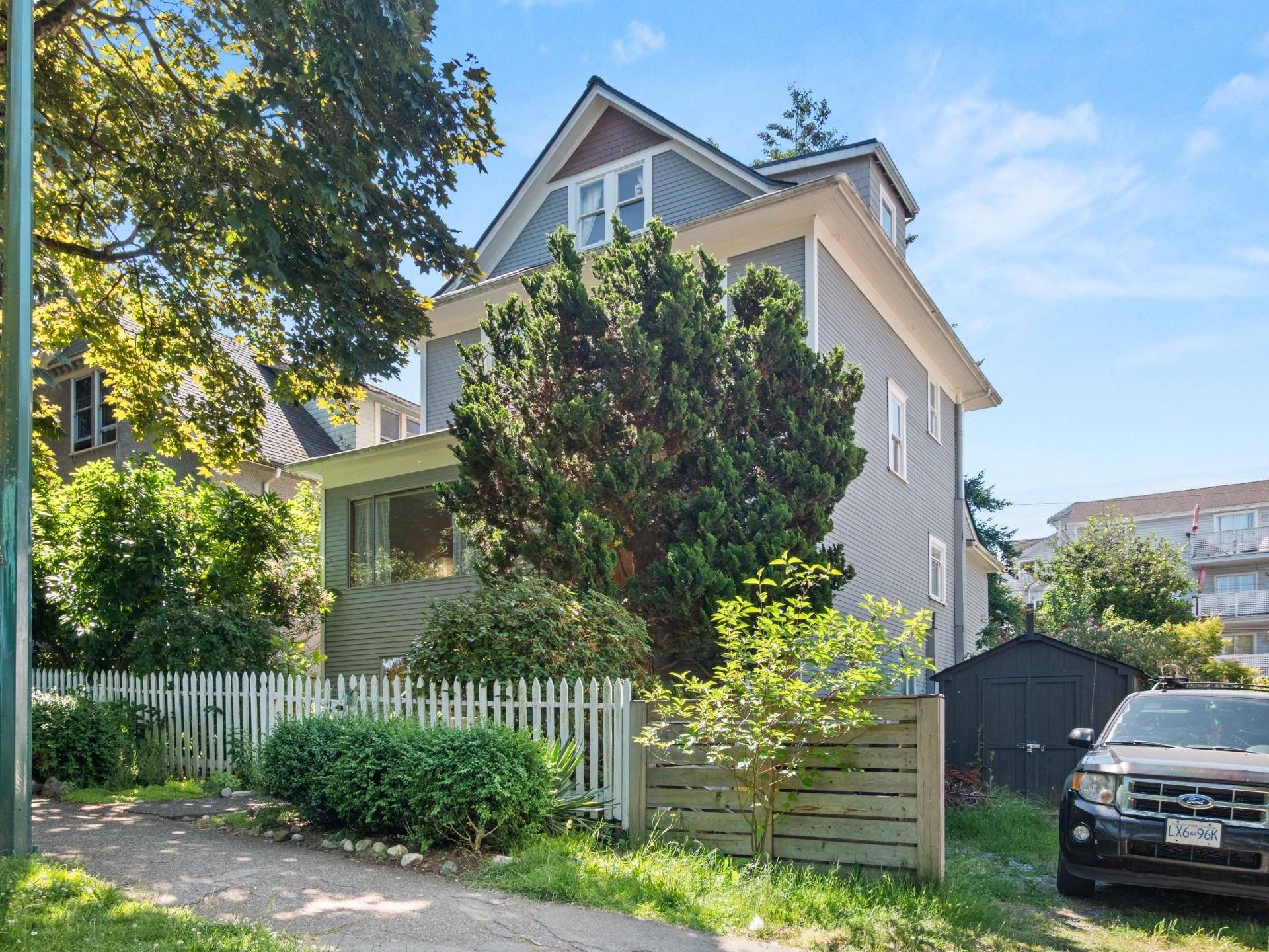 1524 William ST, Vancouver, BC V5L 2R2