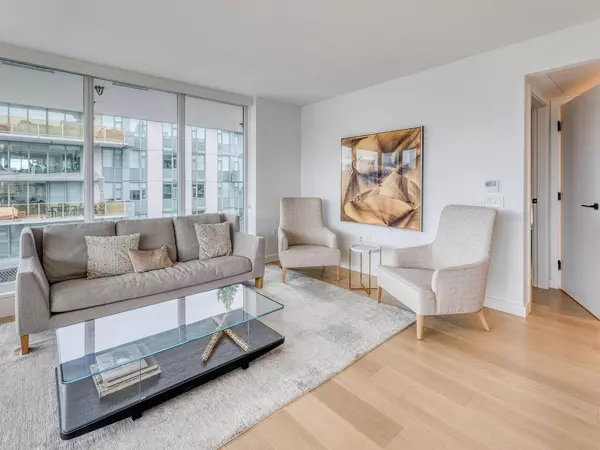 Vancouver, BC V6G 2B1,1180 Broughton ST #1704