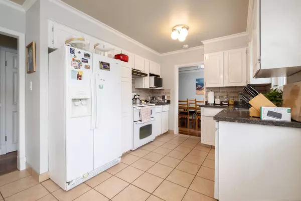 Burnaby, BC V5G 3M7,4842 Royal Oak AVE