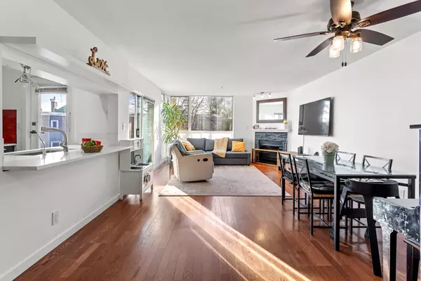 Vancouver, BC V5S 4S8,8460 Jellicoe ST #212