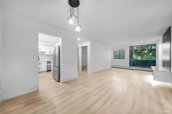 10698 151a ST #111, Surrey, BC V3R 8T5