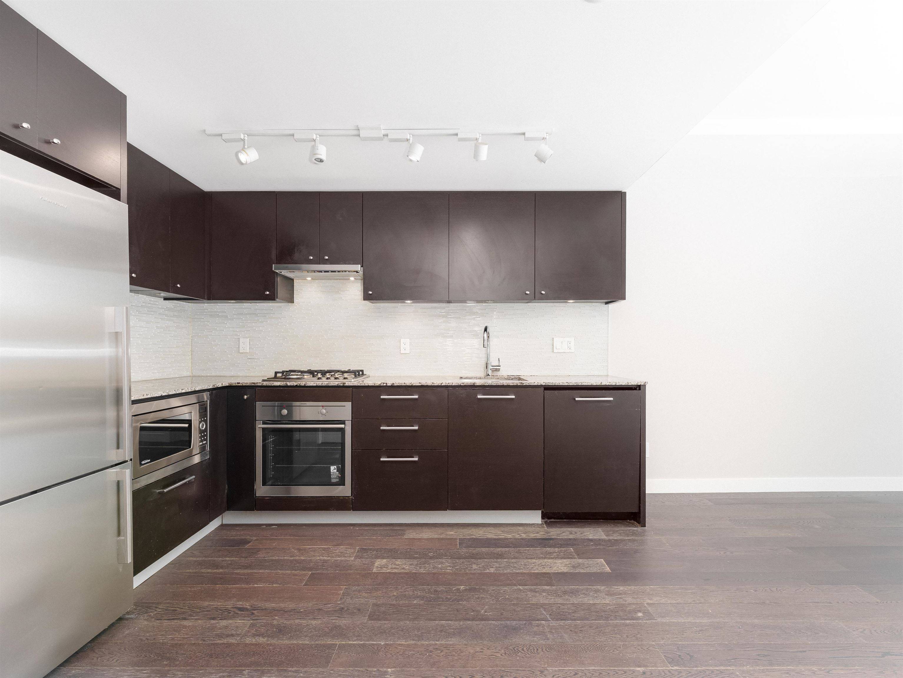 Richmond, BC V6Y 0H2,6180 Cooney RD #706