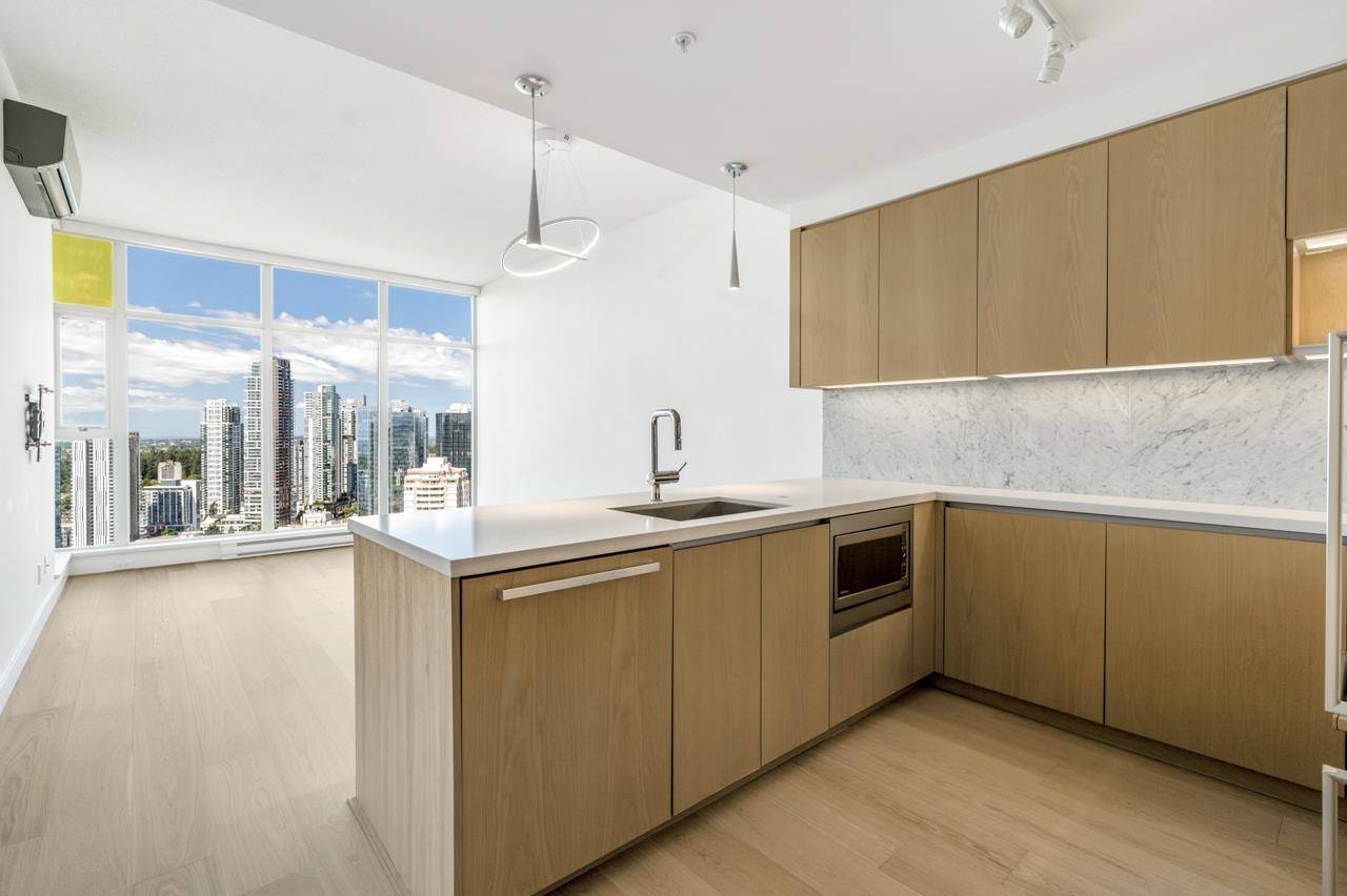 Burnaby, BC V5H 0E8,6588 Nelson AVE #3905