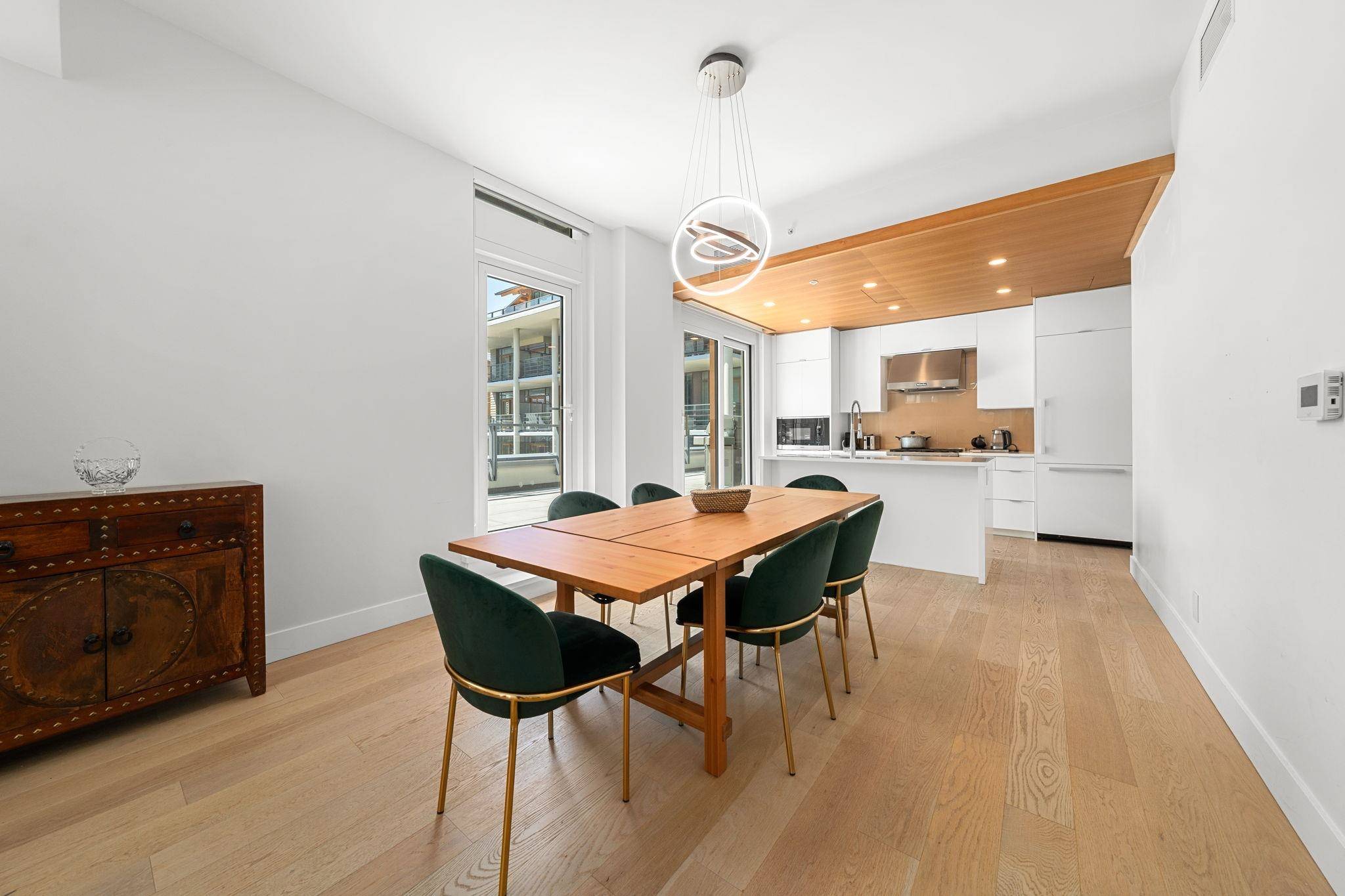 West Vancouver, BC V7W 0A4,6707 Nelson AVE #309