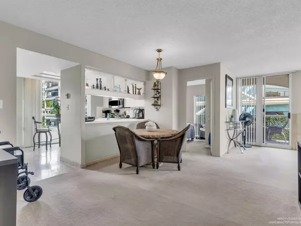 North Vancouver, BC V7M 3L4,168 Chadwick CT #503