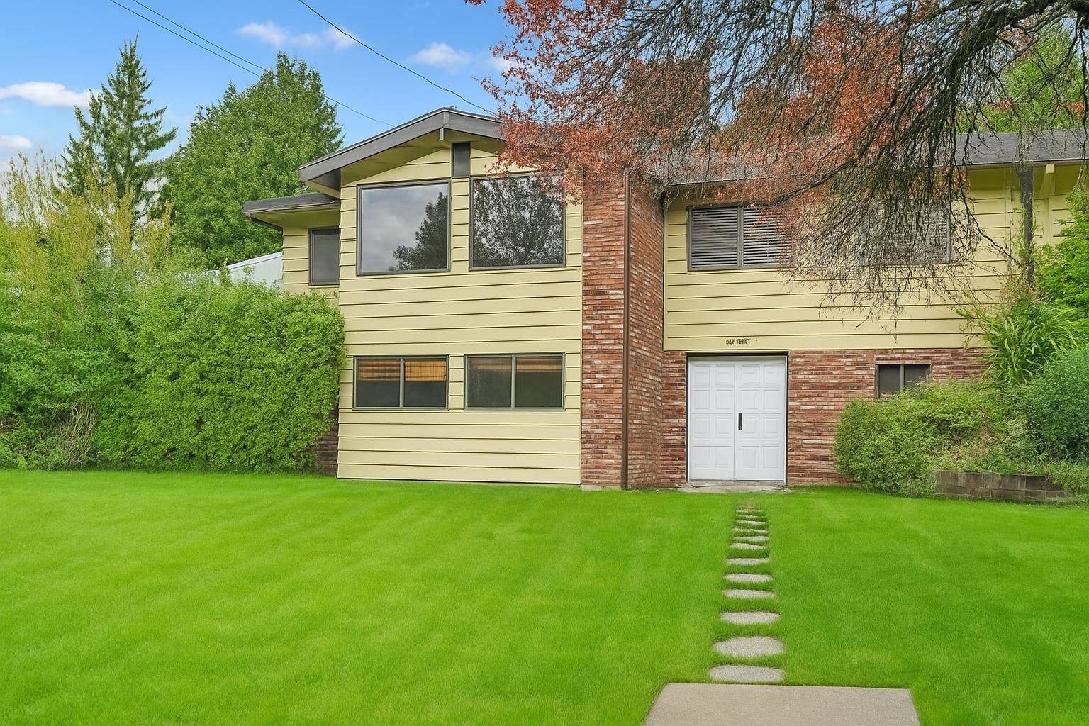 1987 Cape Horn AVE, Coquitlam, BC V3K 1J2