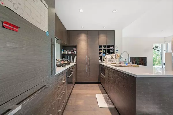 Vancouver, BC V6S 0C5,5955 Birney AVE #610
