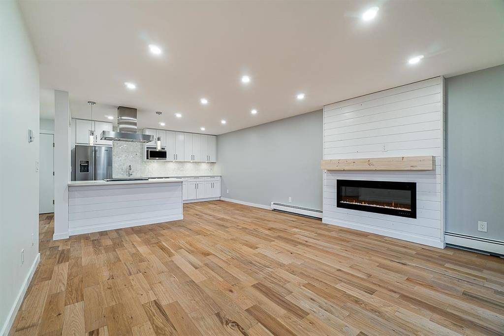 20460 54 AVE #106, Langley, BC V3A 6N6