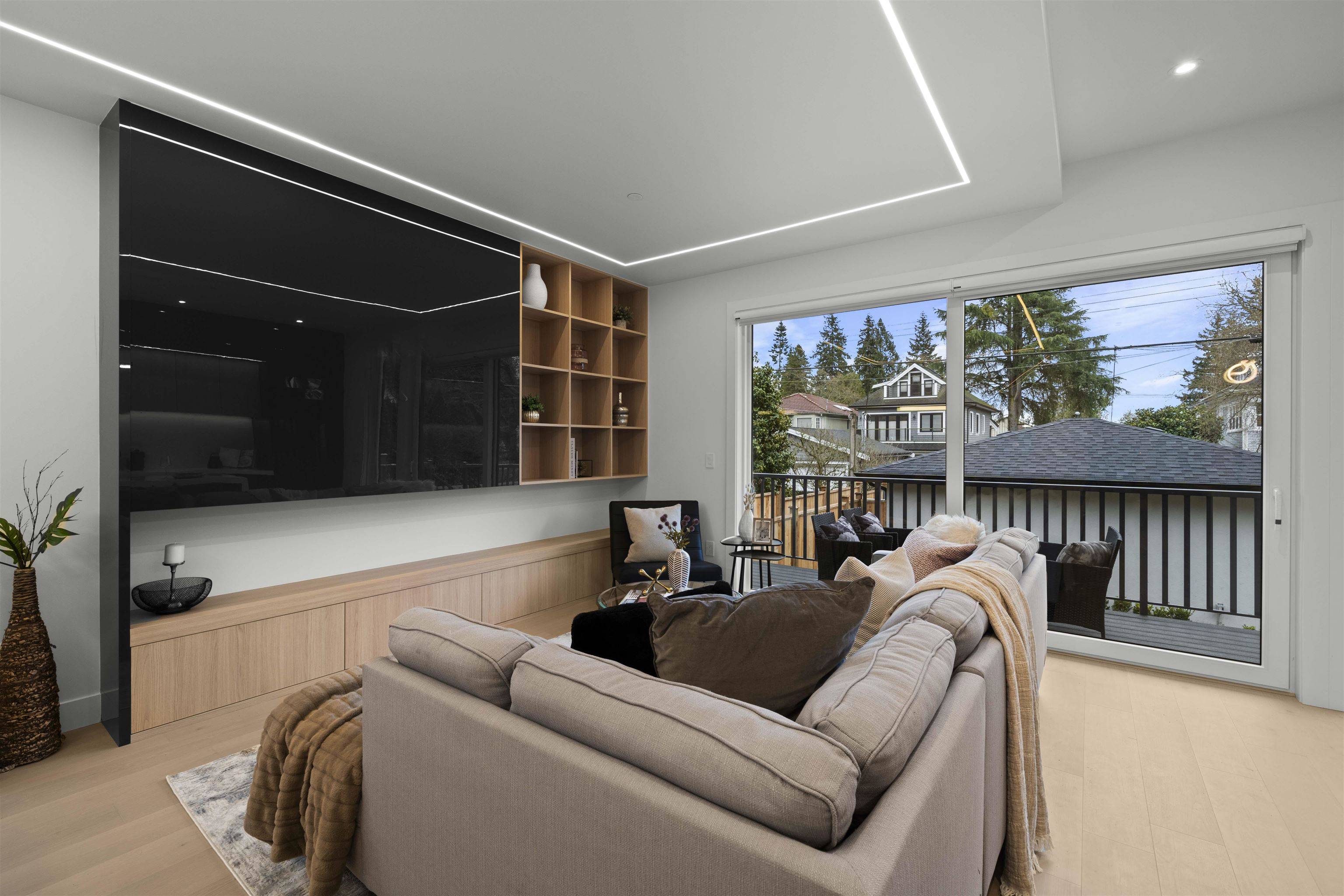 Vancouver, BC V6N 2X6,3232 W 38th AVE #2