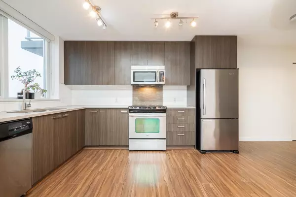 Surrey, BC V3T 0J5,13325 102a AVE #2709