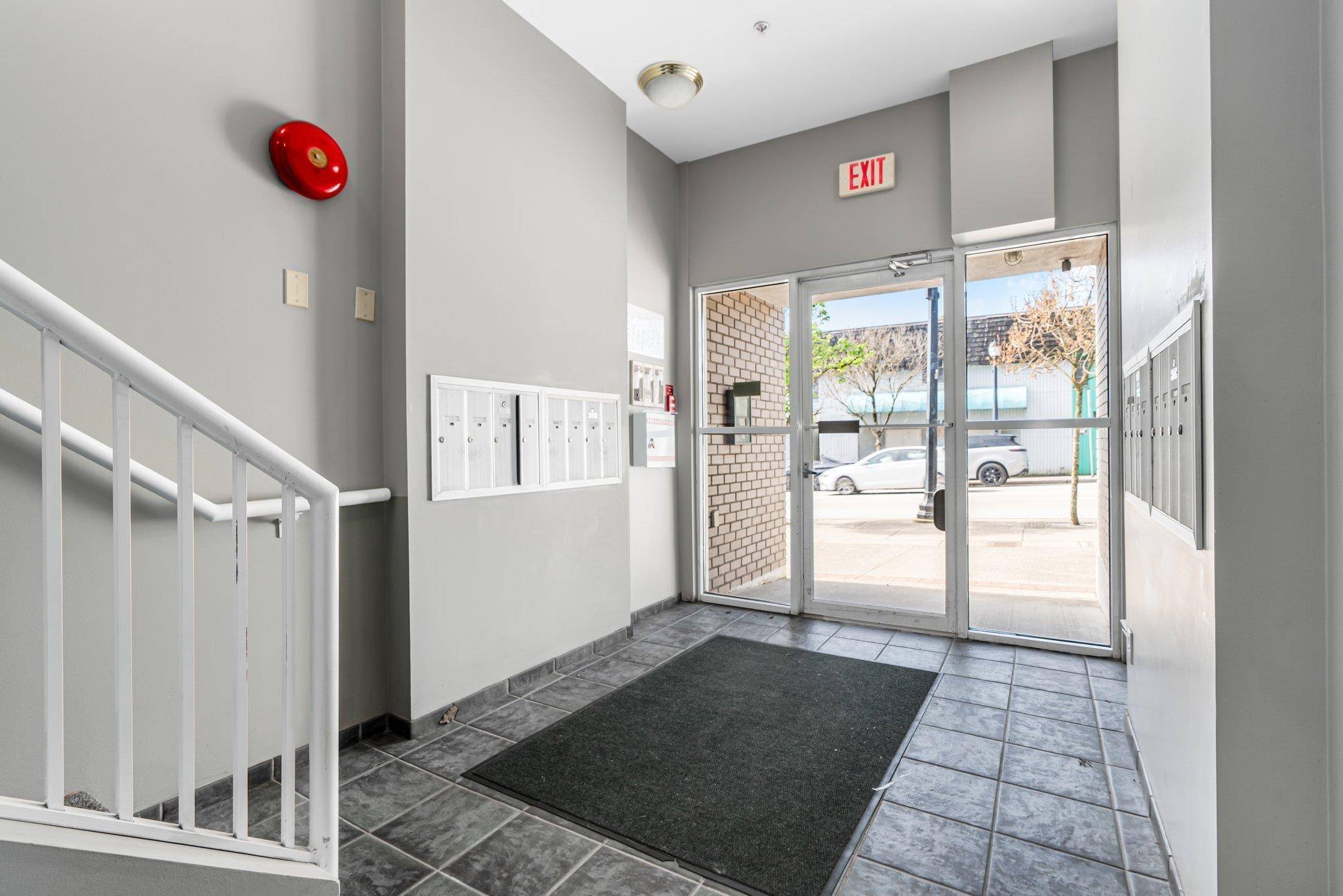 New Westminster, BC V3M 4J8,723 Twelfth ST #101