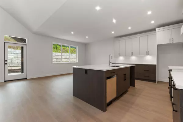 10012 Trillium WAY Rosedale, BC V0X 1X1