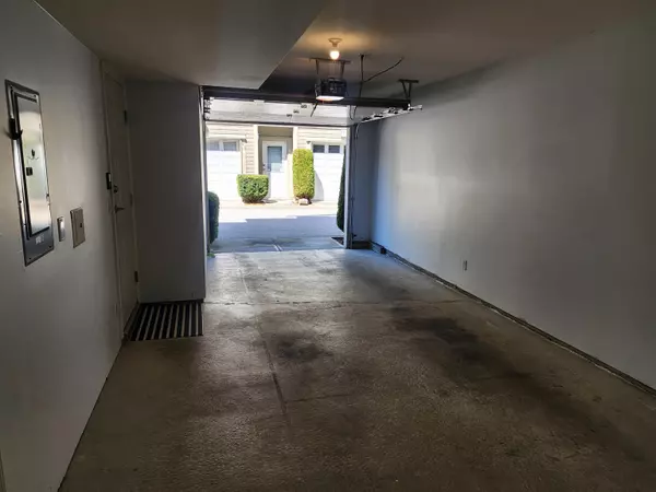 Richmond, BC V6Y 1A4,8080 Francis RD #21