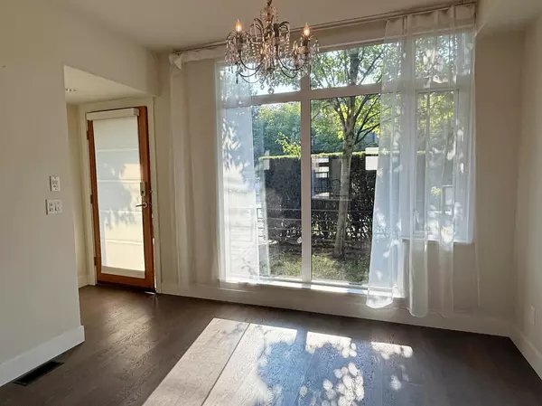 Vancouver, BC V6M 2W2,6180 Oak ST