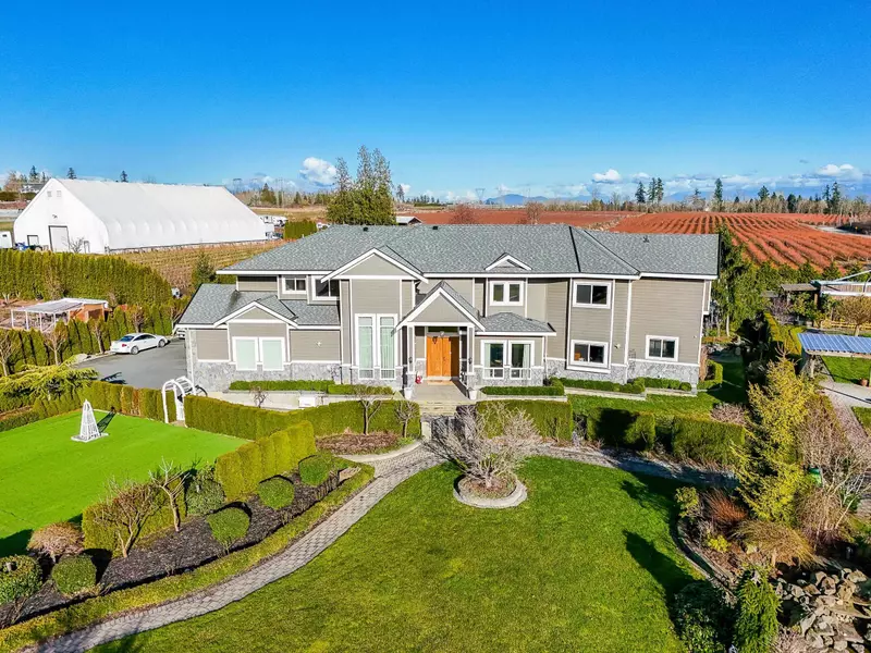 2218 240 ST, Langley, BC V2Z 3A4