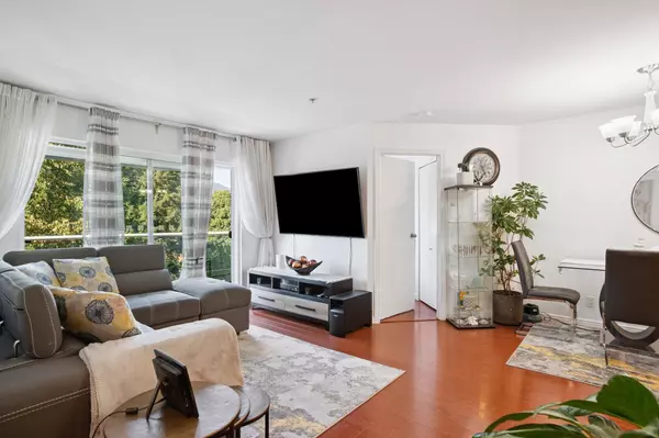 Port Coquitlam, BC V3B 7N7,2983 Cambridge ST #402