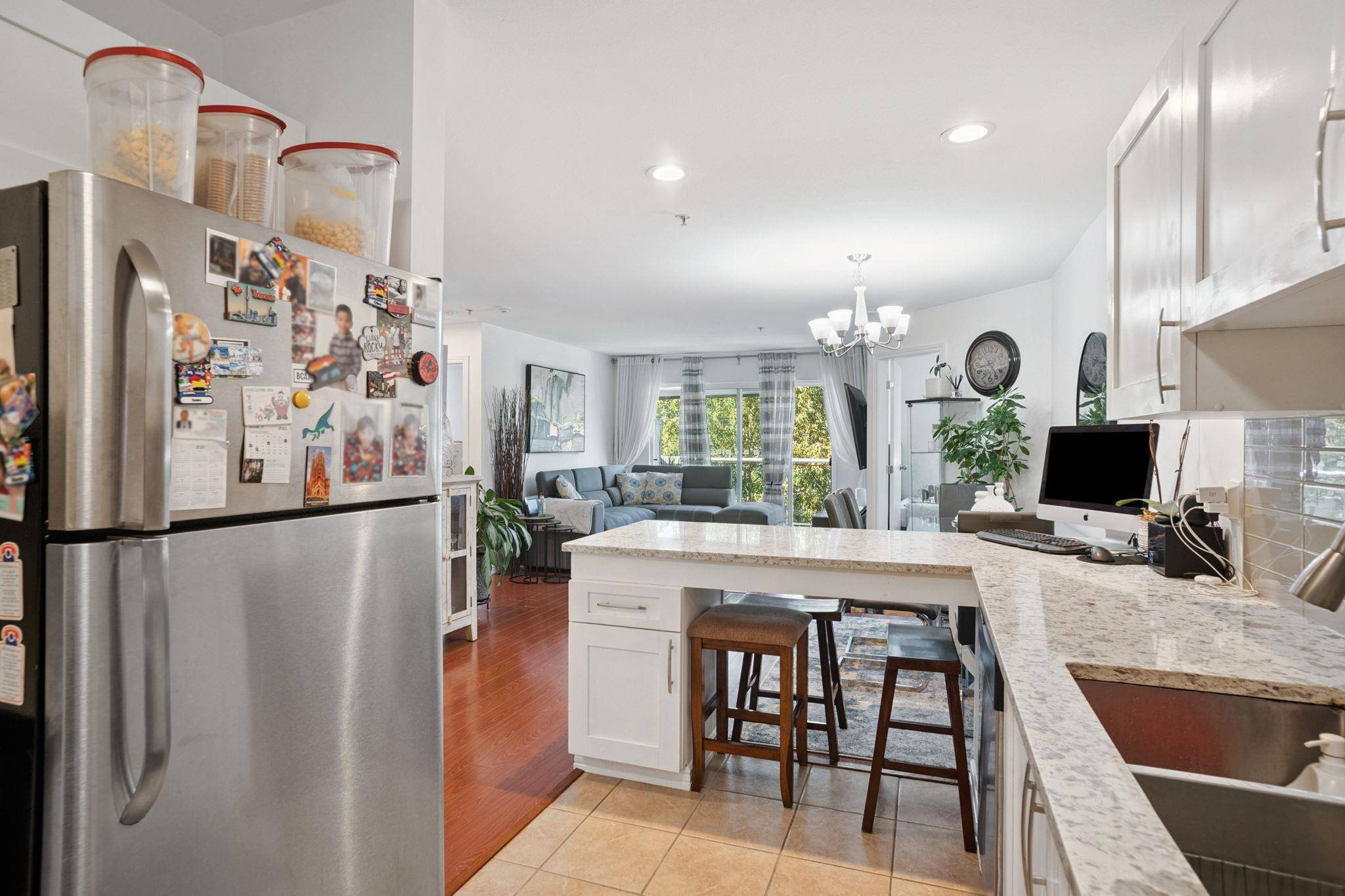2983 Cambridge ST #402 Port Coquitlam, BC V3B 7N7