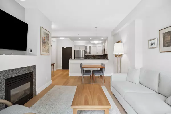 Vancouver, BC V6G 1C7,1688 Robson ST #100