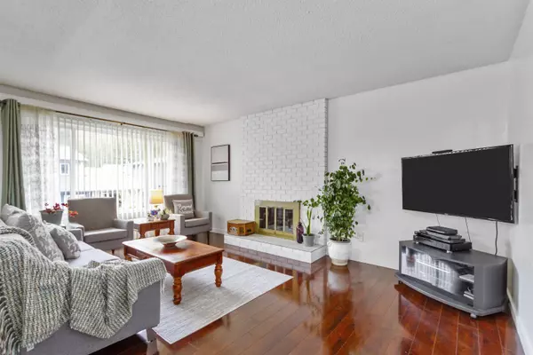 Coquitlam, BC V3E 1J2,1892 Bluff WAY