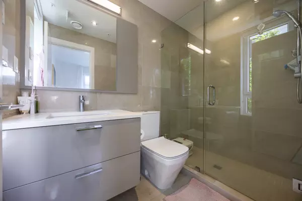 Vancouver, BC V5Y 0M2,4408 Cambie ST #208