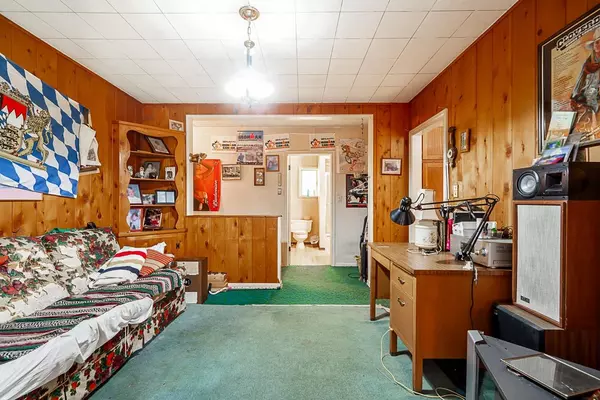 Surrey, BC V3J 2P9,6166 180 ST