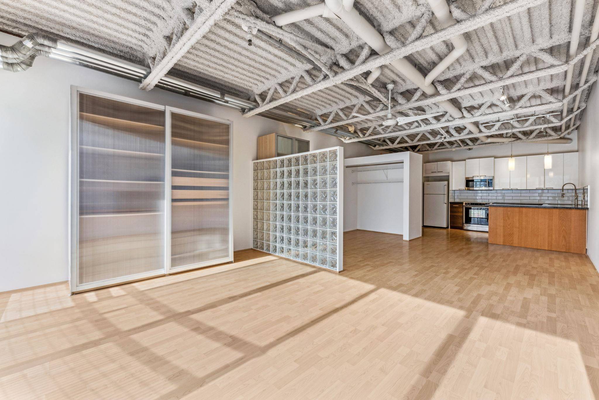 350 E 2nd AVE #423 Vancouver, BC V5T 4R8