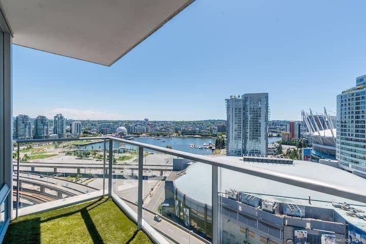 Vancouver, BC V6B 0J2,689 Abbott ST #2705